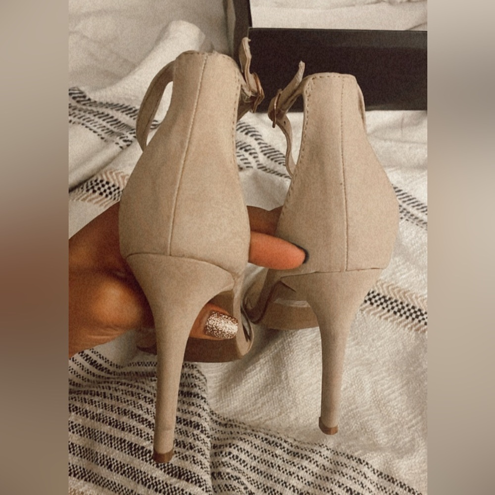 Amazon Nude Stiletto Pump Heels 8.5 - Picture 6 of 8